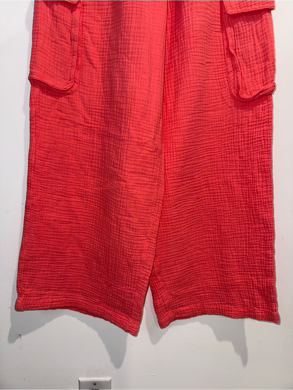 Aerie Gauzy High Waisted Cargo Pant
Jordyn size small regular NWT - Picture 6 of 13